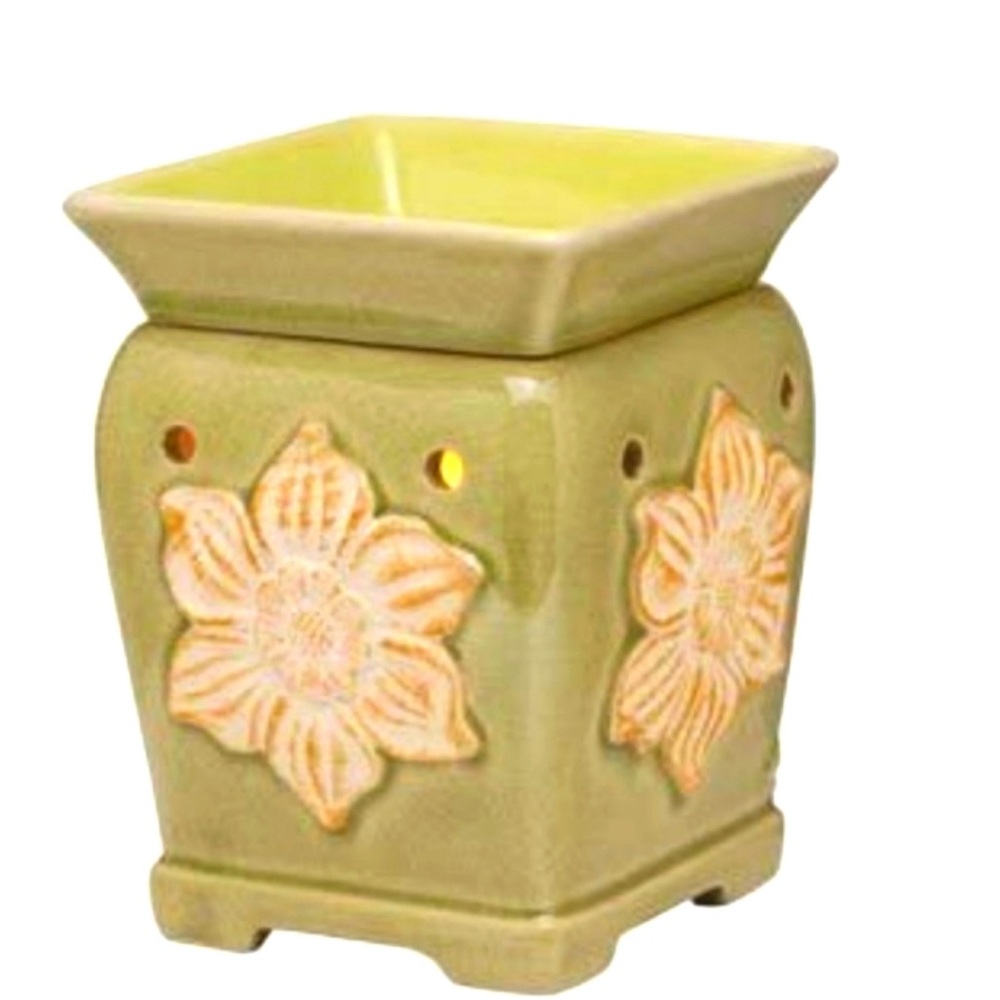 Scentsy “Daphne” Mid Size Warmer